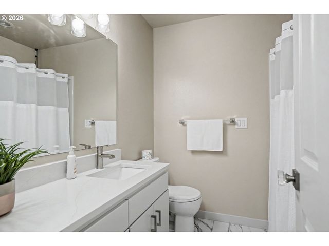 3669 LACHS Ct S, Salem, OR 97302