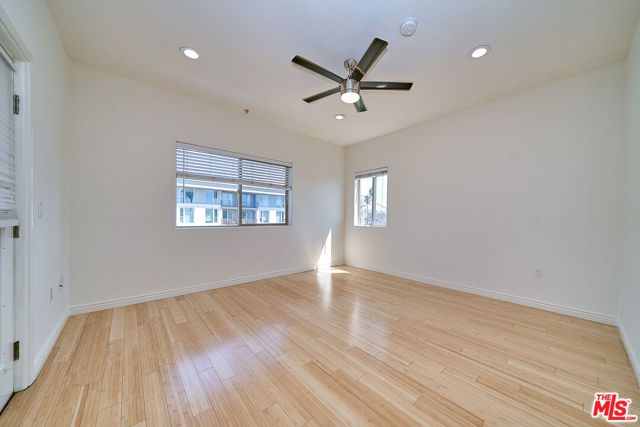 1042 S Kingsley Drive PH4, Los Angeles, CA 90006
