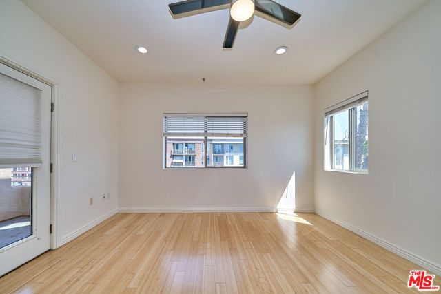 1042 S Kingsley Drive PH4, Los Angeles, CA 90006