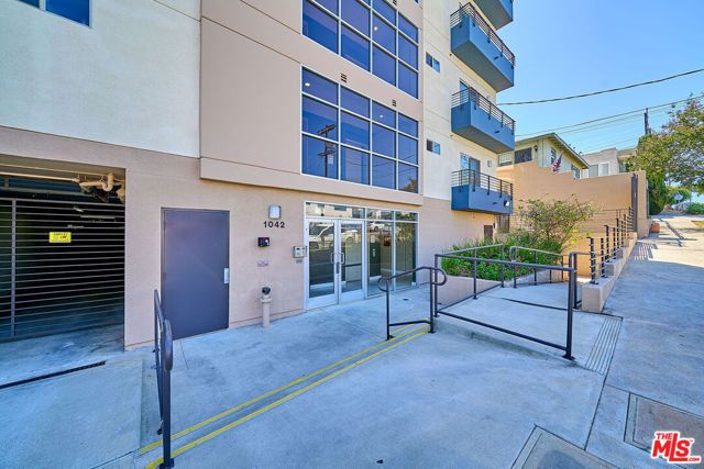 1042 S Kingsley Drive PH4, Los Angeles, CA 90006
