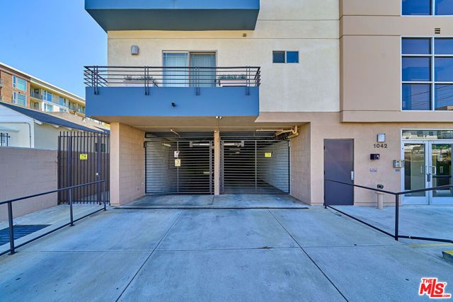 1042 S Kingsley Drive PH4, Los Angeles, CA 90006