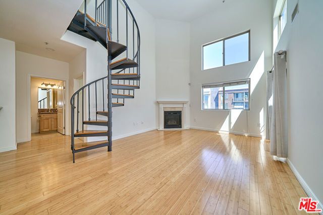 1042 S Kingsley Drive PH4, Los Angeles, CA 90006
