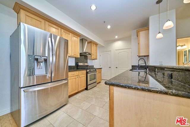 1042 S Kingsley Drive PH4, Los Angeles, CA 90006