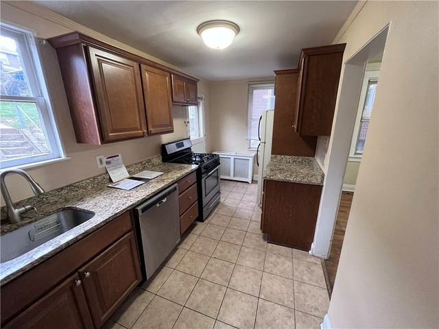 4323 Ludwick St, Squirrel Hill, PA 15217