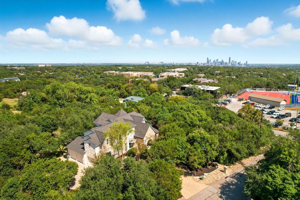500 Konstanty CIR, West Lake Hills, TX 78746