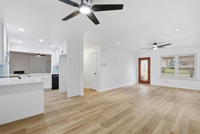 525 W Ridgewood Drive, Garland, TX 75041