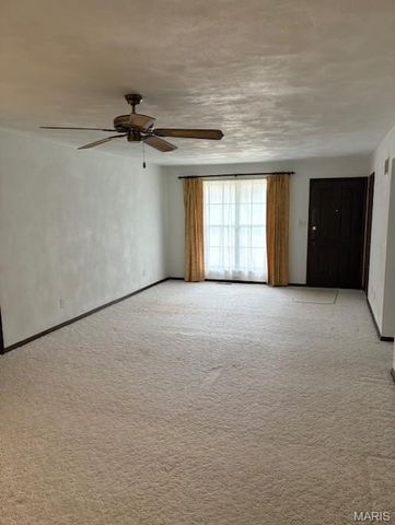 2416 College Drive, Belleville, IL 62221