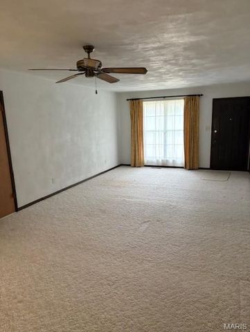 2416 College Drive, Belleville, IL 62221