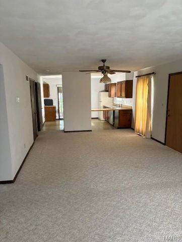 2416 College Drive, Belleville, IL 62221