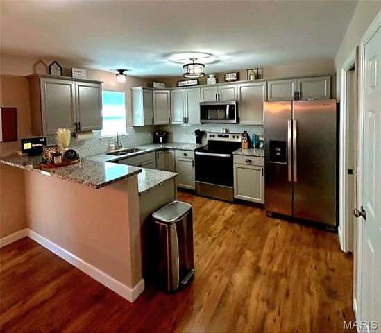 13 Berkshire Court, Troy, MO 63379