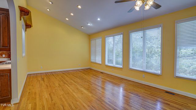 1212 Wahoo Valley Road, Kingsport, TN 37663