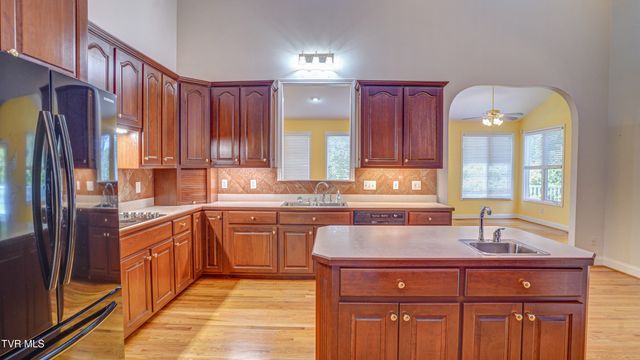 1212 Wahoo Valley Road, Kingsport, TN 37663