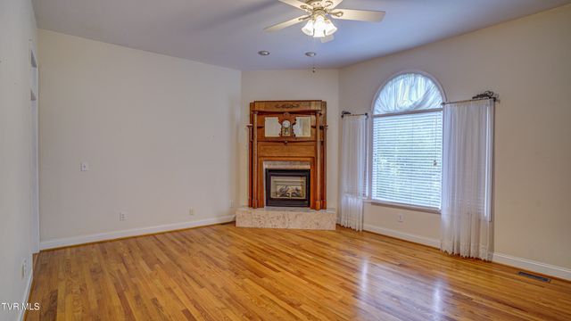 1212 Wahoo Valley Road, Kingsport, TN 37663