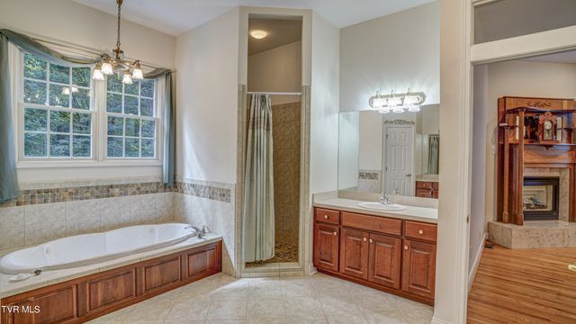 1212 Wahoo Valley Road, Kingsport, TN 37663