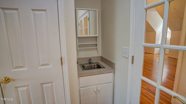 1212 Wahoo Valley Road, Kingsport, TN 37663