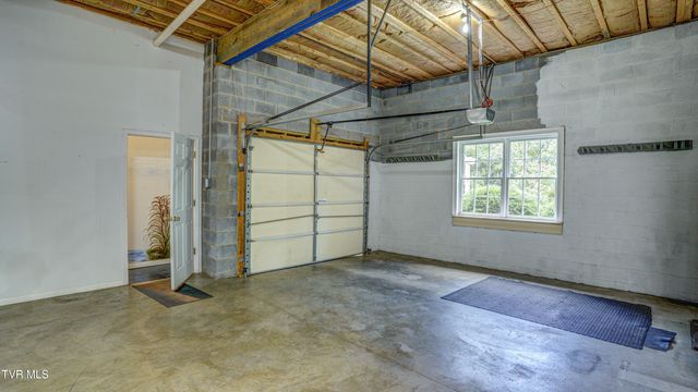 1212 Wahoo Valley Road, Kingsport, TN 37663