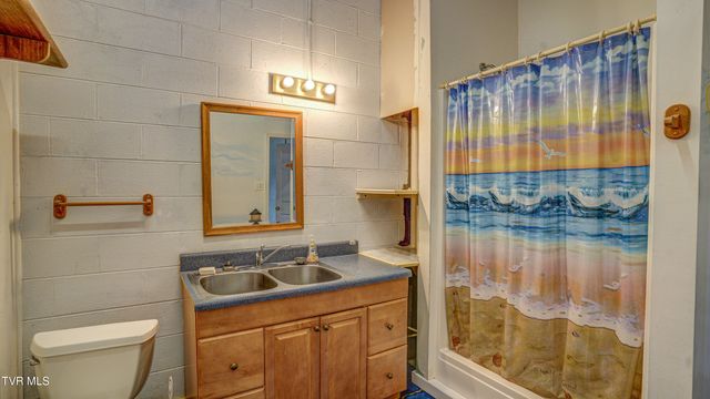 1212 Wahoo Valley Road, Kingsport, TN 37663