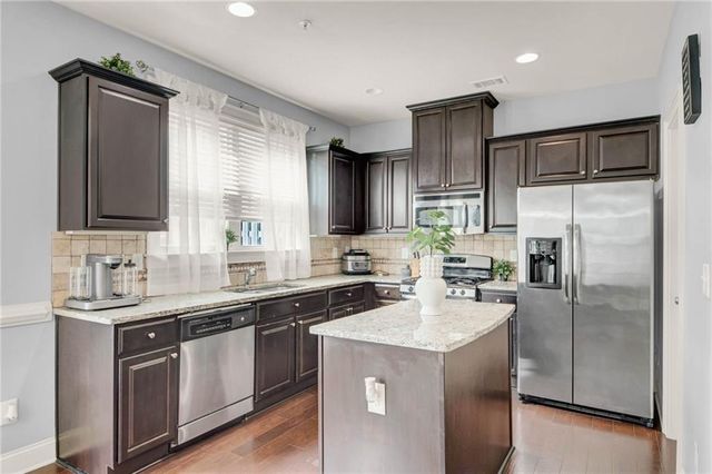 2306 Oakton Place SE, Smyrna, GA 30082