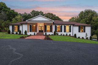 1701 Kingsbury Dr, Nashville, TN 37215