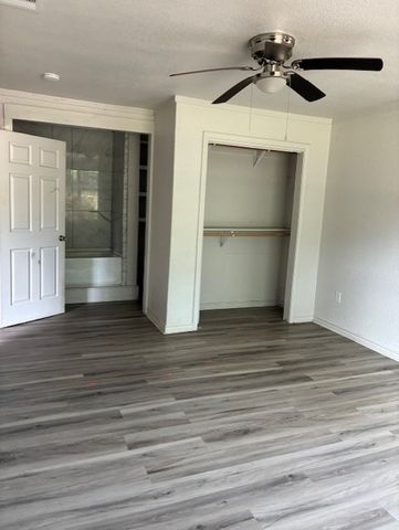 120 Pierce Drive, Mabank, TX 75156