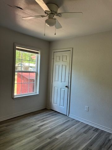 120 Pierce Drive, Mabank, TX 75156