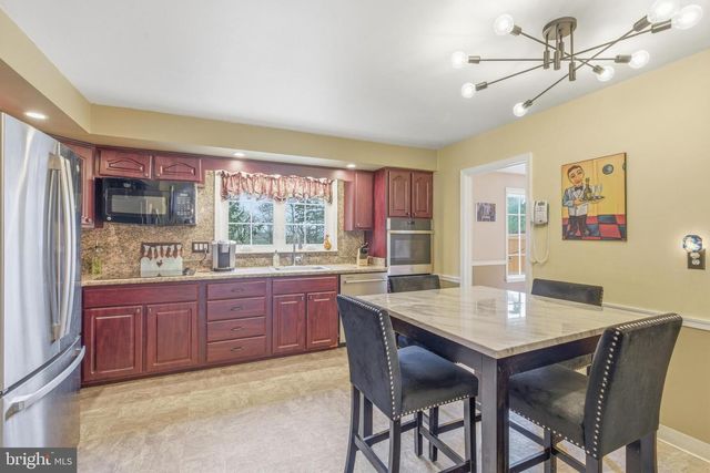 329 DEVONSHIRE RD, Devon, PA 19333