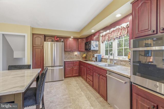 329 DEVONSHIRE RD, Devon, PA 19333