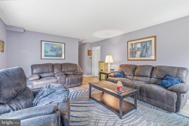 329 DEVONSHIRE RD, Devon, PA 19333