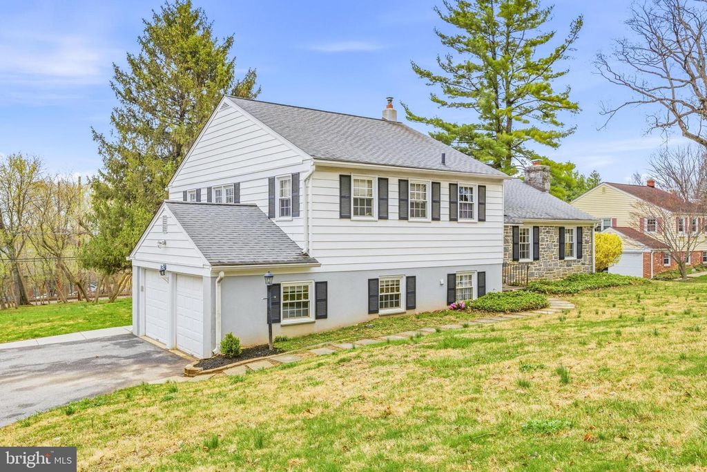 329 DEVONSHIRE RD, Devon, PA 19333