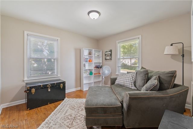 209 Grove Avenue, Cuyahoga Falls, OH 44221