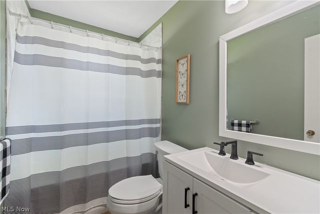 209 Grove Avenue, Cuyahoga Falls, OH 44221