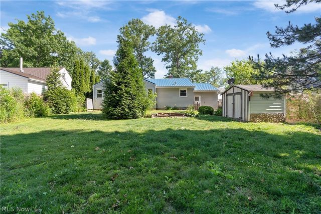 209 Grove Avenue, Cuyahoga Falls, OH 44221