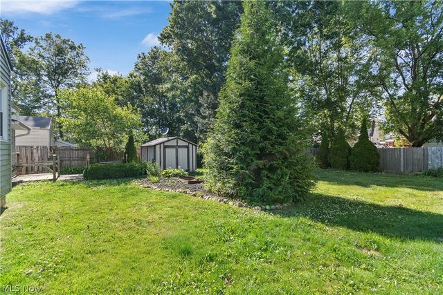 209 Grove Avenue, Cuyahoga Falls, OH 44221