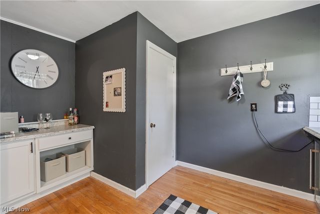 209 Grove Avenue, Cuyahoga Falls, OH 44221