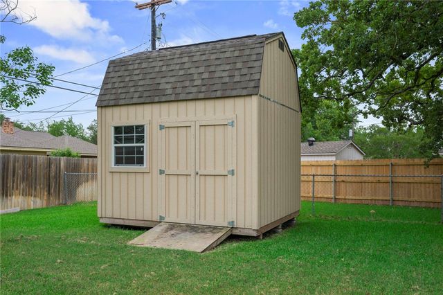 3807 Oak Ridge Drive, Bryan, TX 77802