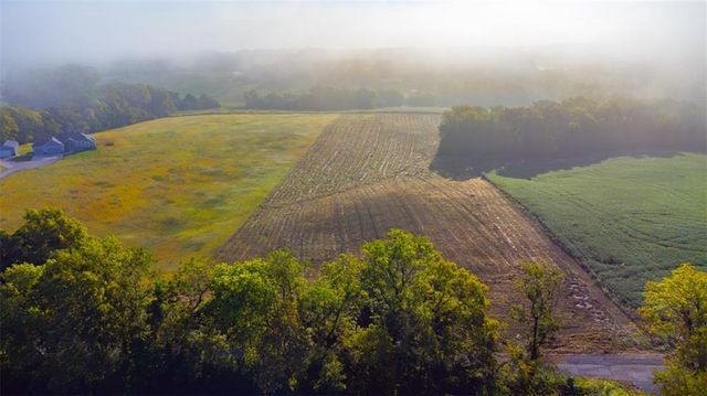 1105 N Powell Road, Independence, MO 64056