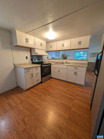 454 KENTS MILL RD, Louisa, VA 23093