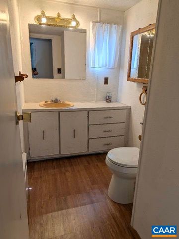 454 KENTS MILL RD, Louisa, VA 23093