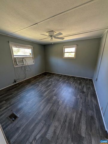 454 KENTS MILL RD, Louisa, VA 23093