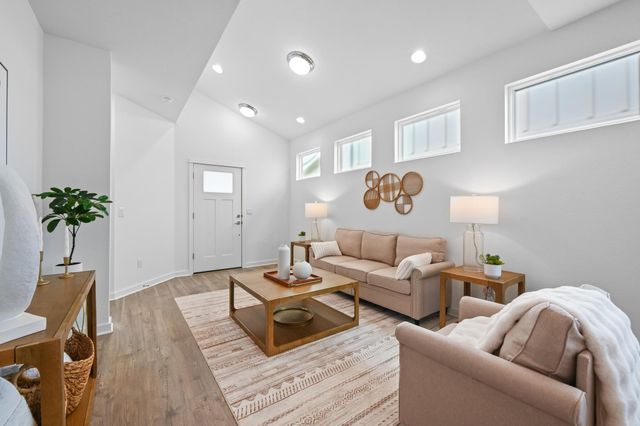 513 Burlington DR B, Buda, TX 78610