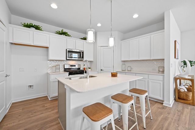 513 Burlington DR B, Buda, TX 78610