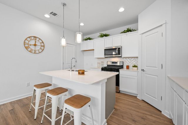 513 Burlington DR B, Buda, TX 78610