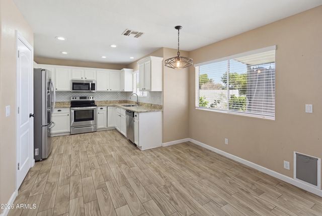 1351 E LIBBY Street, Phoenix, AZ 85022