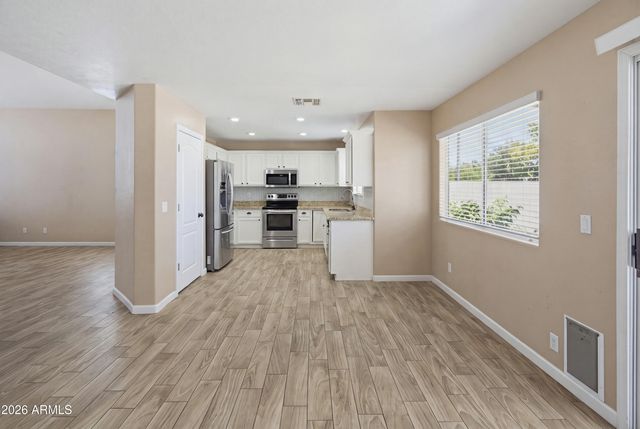 1351 E LIBBY Street, Phoenix, AZ 85022