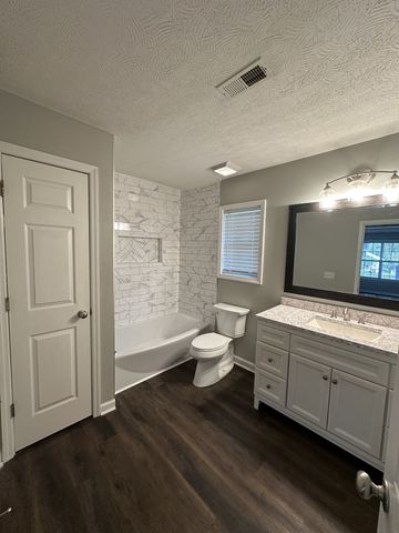 902 S Russell St, Portland, TN 37148