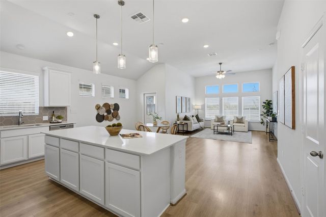 1061 Blue Oak BLVD, San Marcos, TX 78666