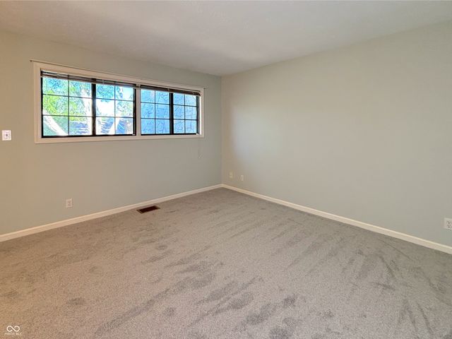 1526 Roanoke Drive, Zionsville, IN 46077