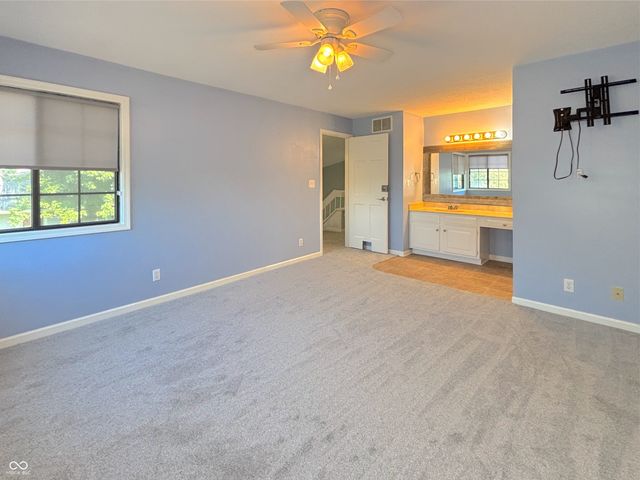 1526 Roanoke Drive, Zionsville, IN 46077