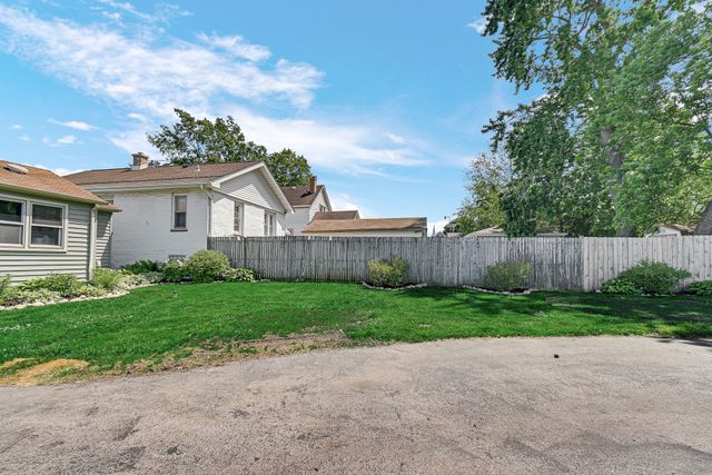 17936 Hickory Street, Lansing, IL 60438