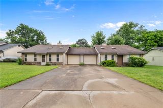 912 / 914 N Century Drive, Rogers, AR 72756